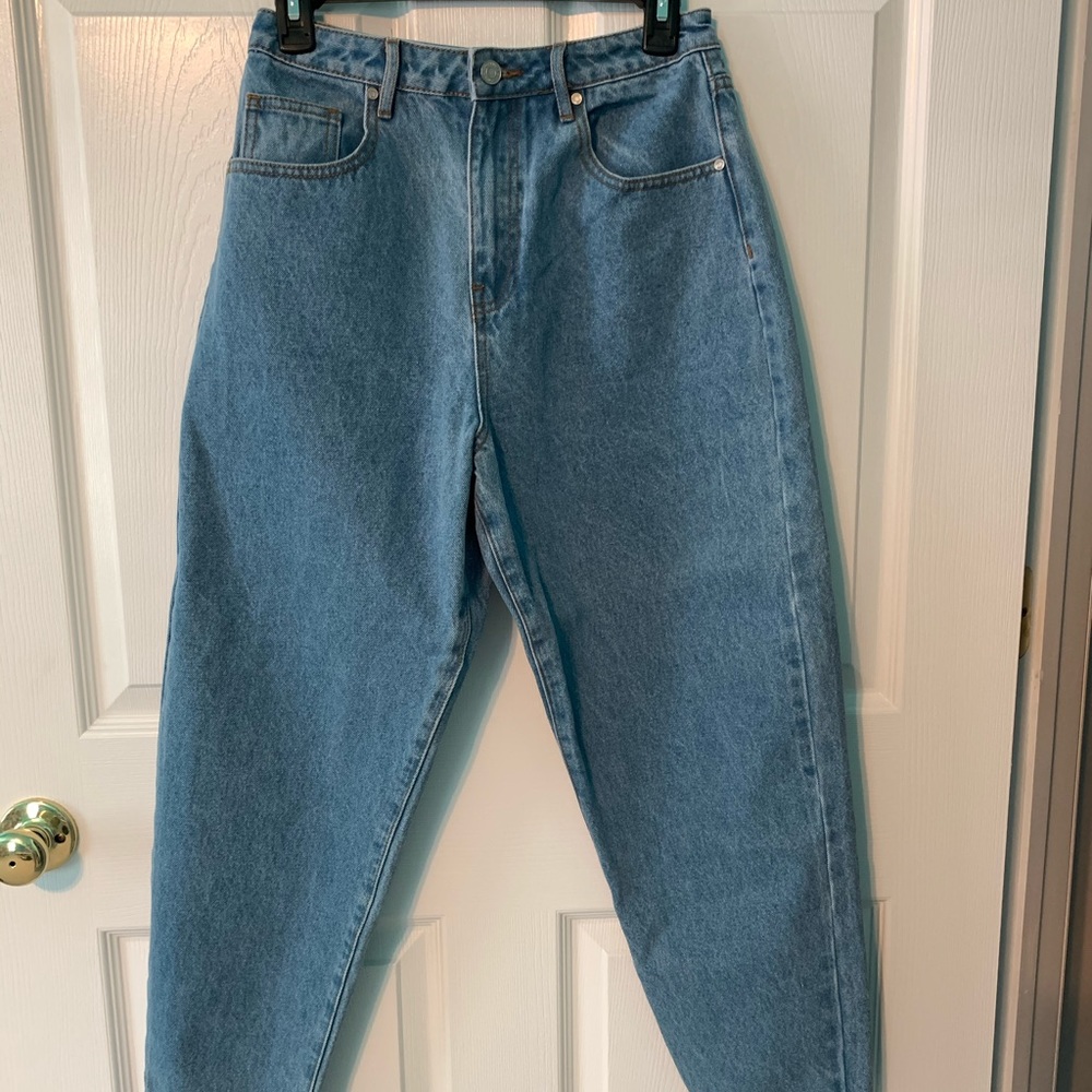 MISGUIDED tapered mom jeans NEVER WORN,  TAG ON